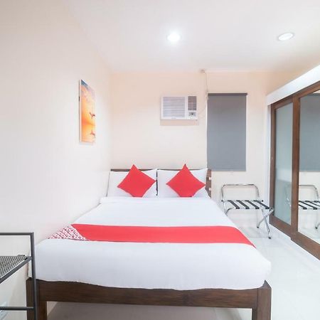 Oyo 199 Solange Apartelle 达沃 外观 照片