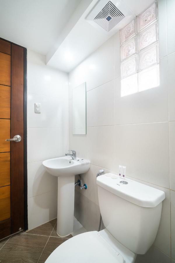 Oyo 199 Solange Apartelle 达沃 外观 照片
