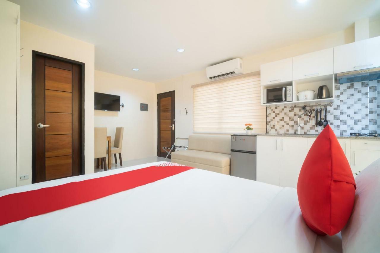 Oyo 199 Solange Apartelle 达沃 外观 照片