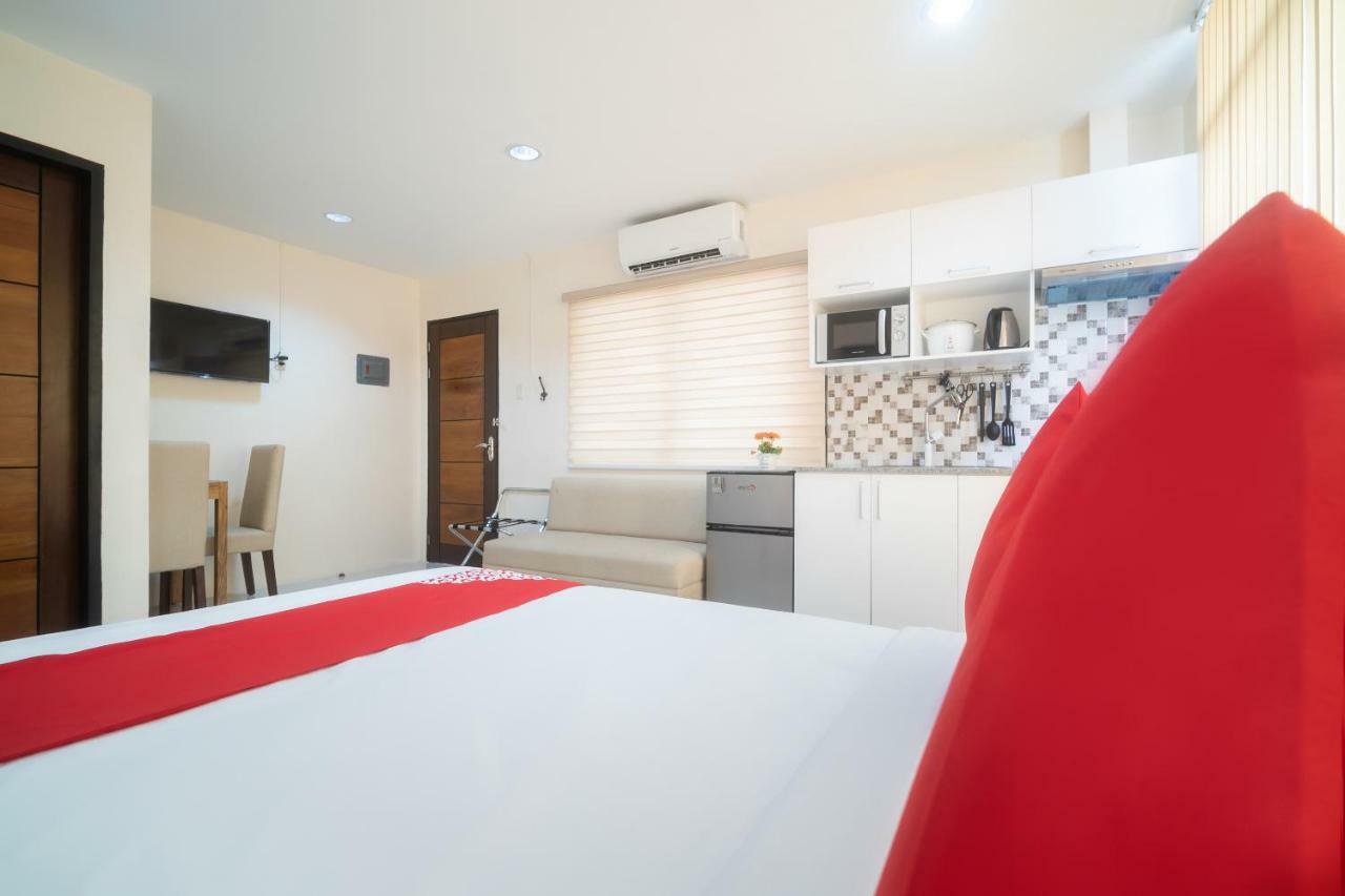 Oyo 199 Solange Apartelle 达沃 外观 照片