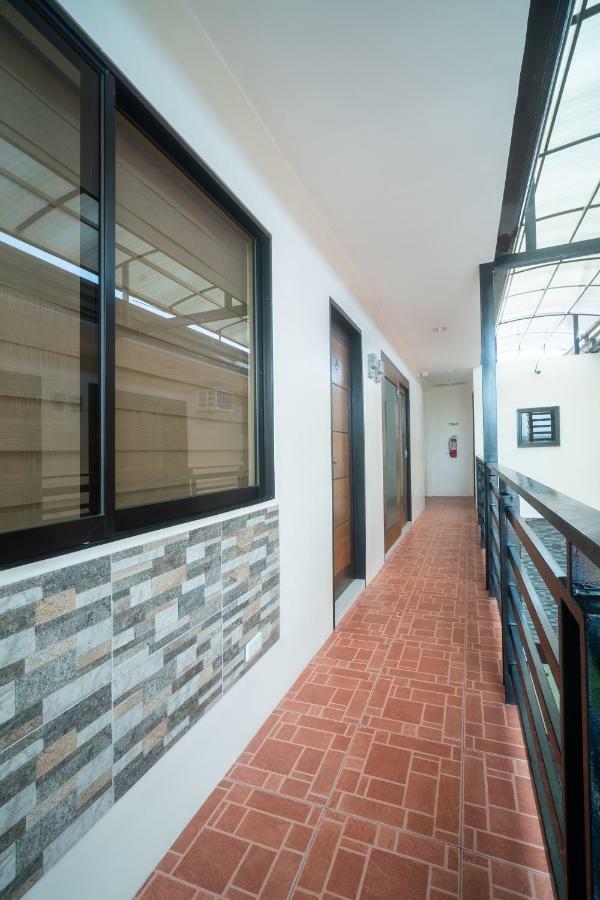 Oyo 199 Solange Apartelle 达沃 外观 照片