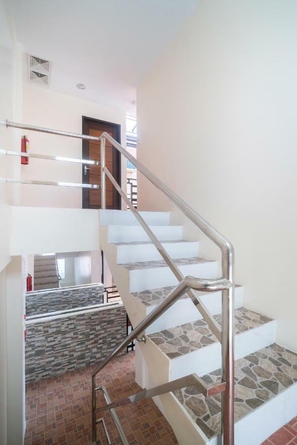 Oyo 199 Solange Apartelle 达沃 外观 照片