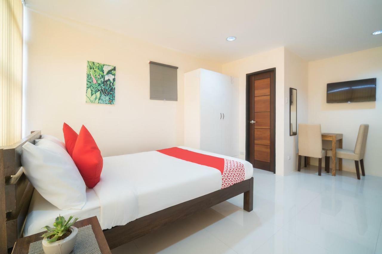 Oyo 199 Solange Apartelle 达沃 外观 照片