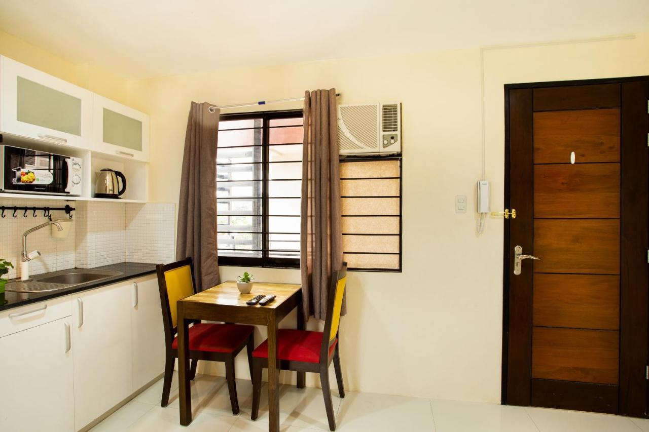 Oyo 199 Solange Apartelle 达沃 外观 照片