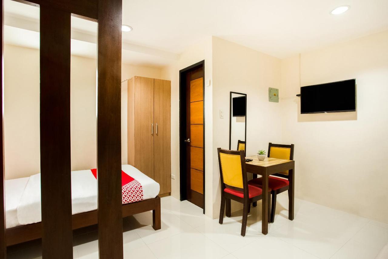 Oyo 199 Solange Apartelle 达沃 外观 照片