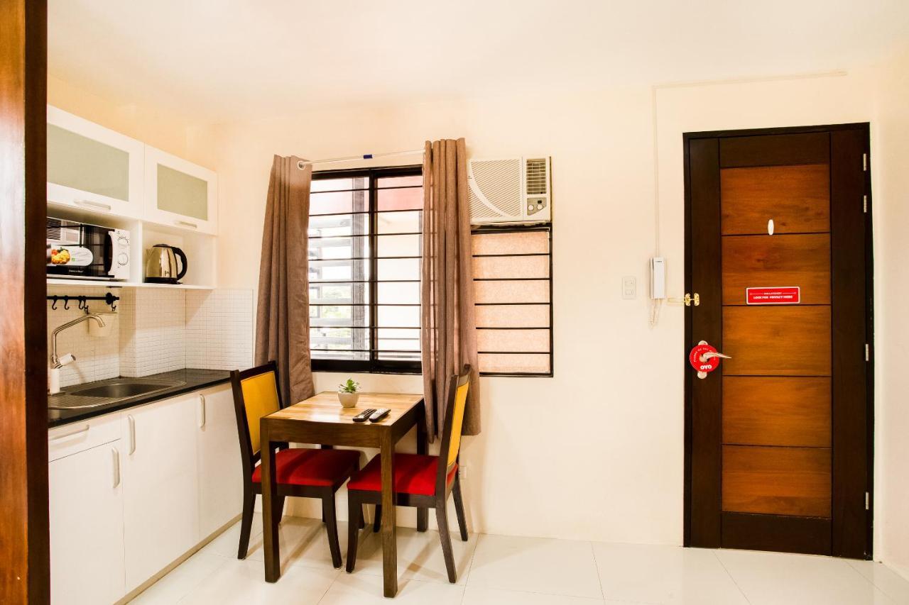 Oyo 199 Solange Apartelle 达沃 外观 照片